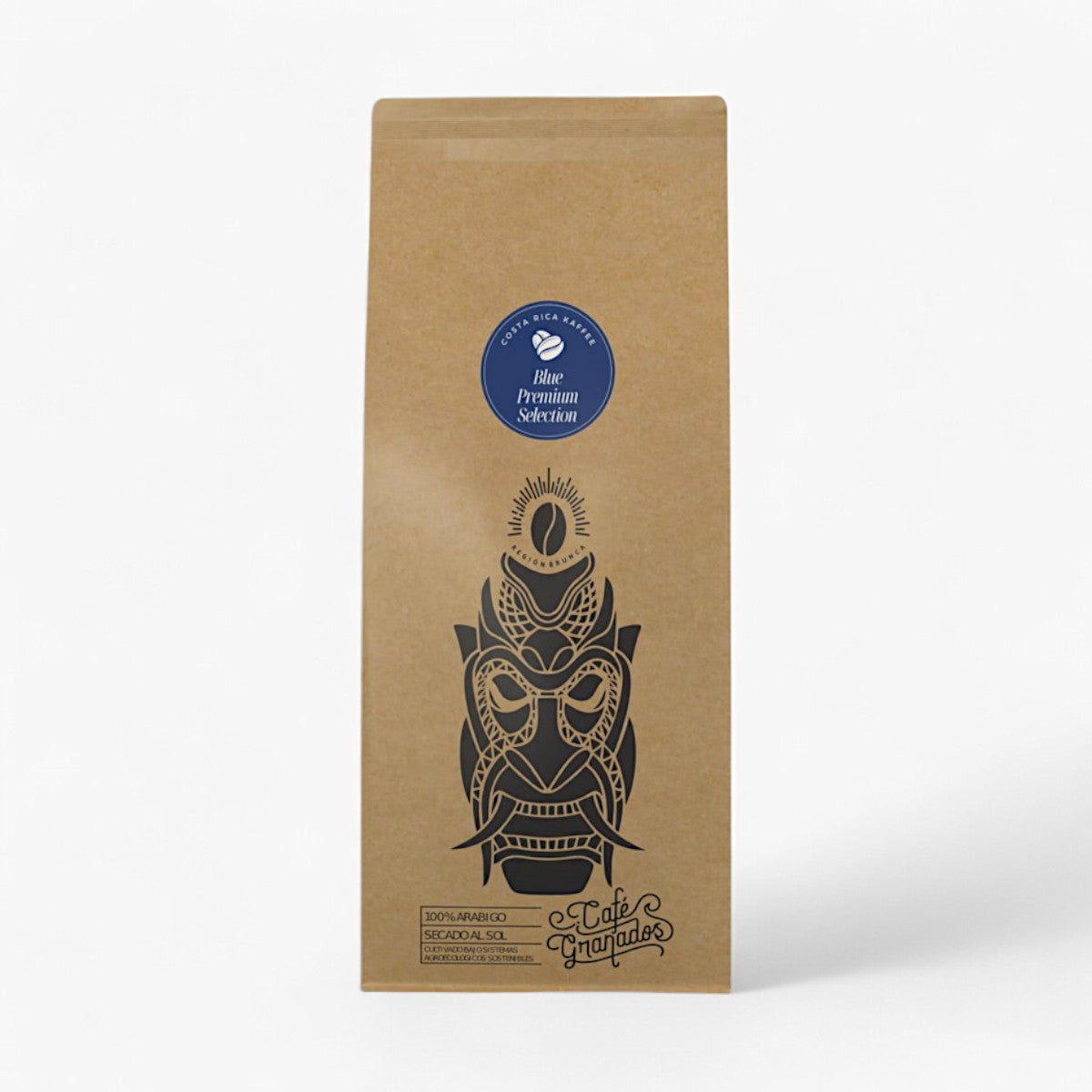 Das Päckchen der Blue Premium Selection von Costa Rica Kaffee vor einem klaren weißen Hintergrund. Die Verpackung mit der symbolträchtigen Boruca-Maske steht für Single-Origin-Exzellenz und umweltfreundliche Produktion in Costa Rica.